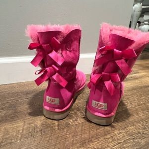 UGG size 10 classic Bailey bow tall fuchsia pink boot